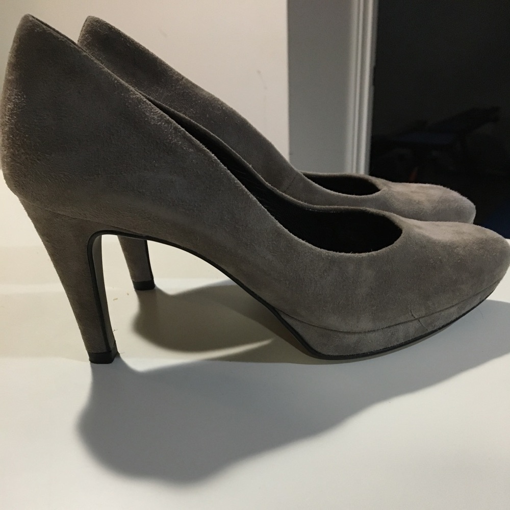 Paul Green gray suede platform heels